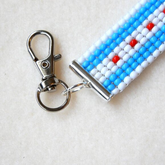 Chicago flag bead keychain / bag charm, handmade, seed beads, Illinois - Picture 2 of 5